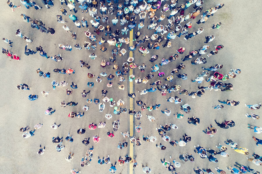crowd-900